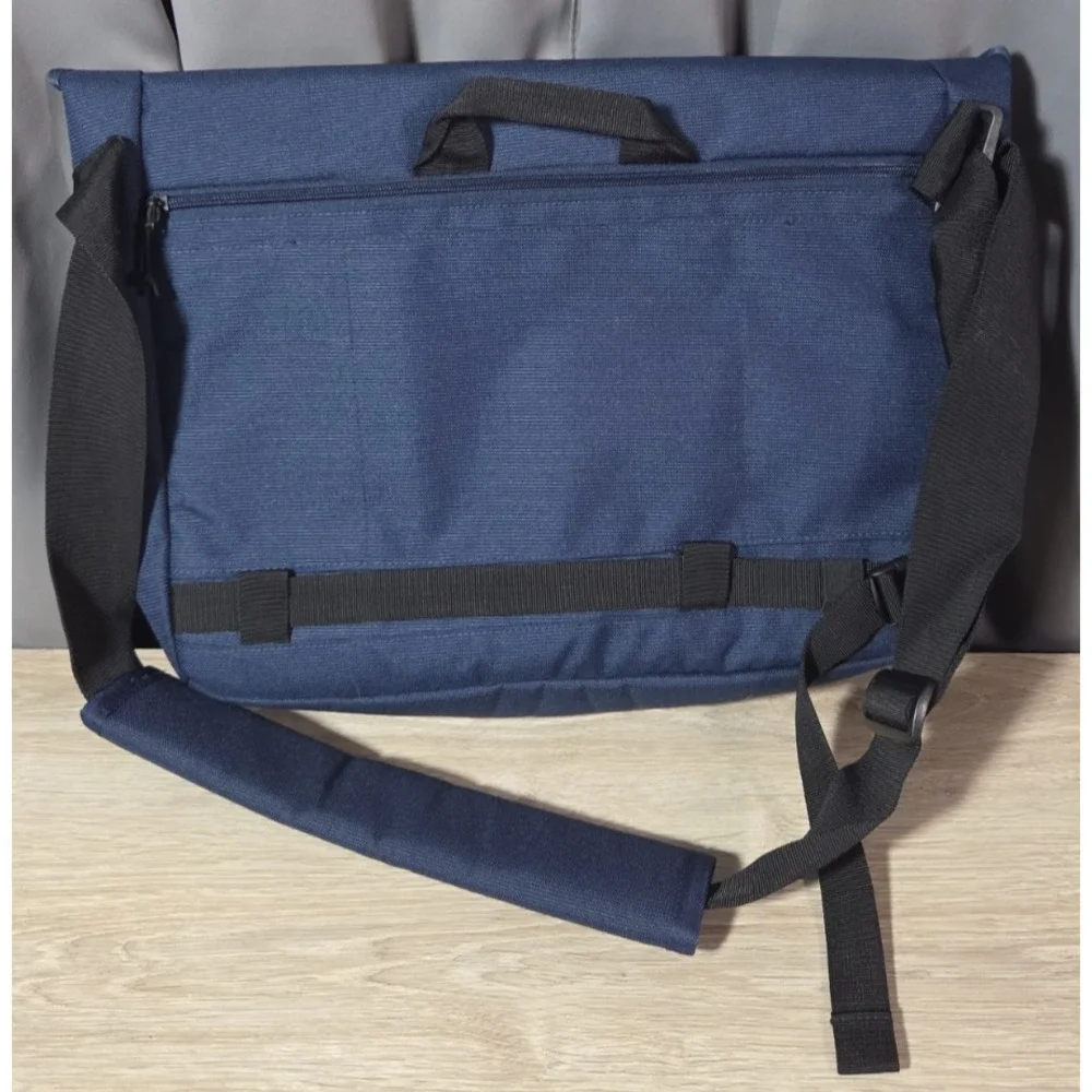 Oakley Messenger Bag  Blue Travel Adventure Carry On Laptop